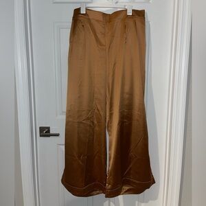 Torrid women’s silk style wide leg pant size 3 regular